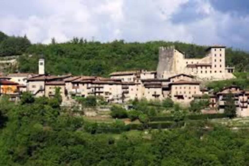 Ca' Berti Appartamento Con Terrazza Ville Del Monte Tenno Bagian luar foto