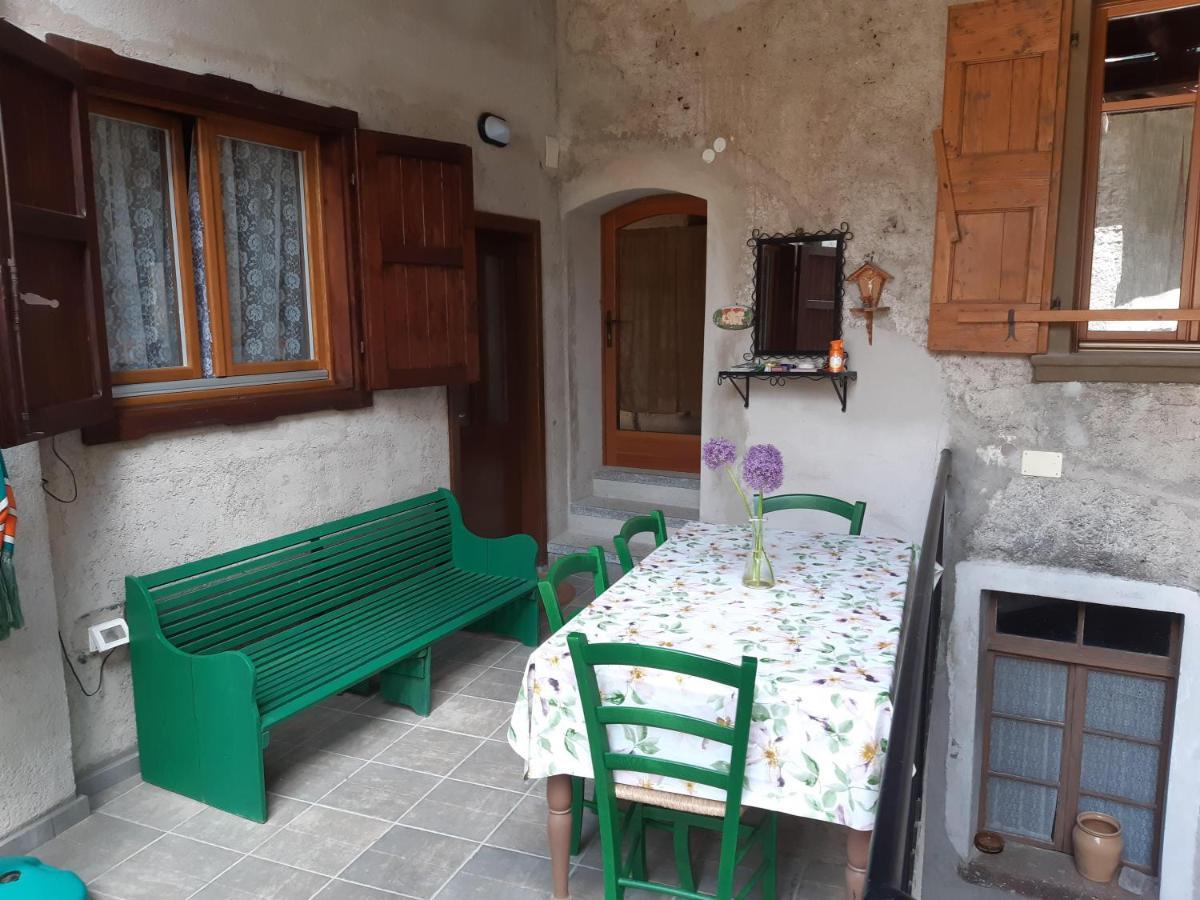 Ca' Berti Appartamento Con Terrazza Ville Del Monte Tenno Bagian luar foto